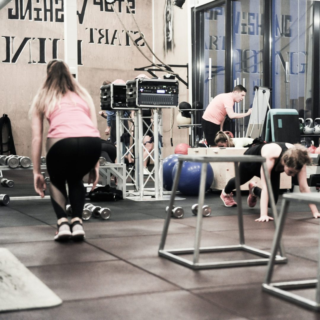 heb je de behoeften om benen , billen en buik te trainen tijdens onze spinning lessen, check ons rooster